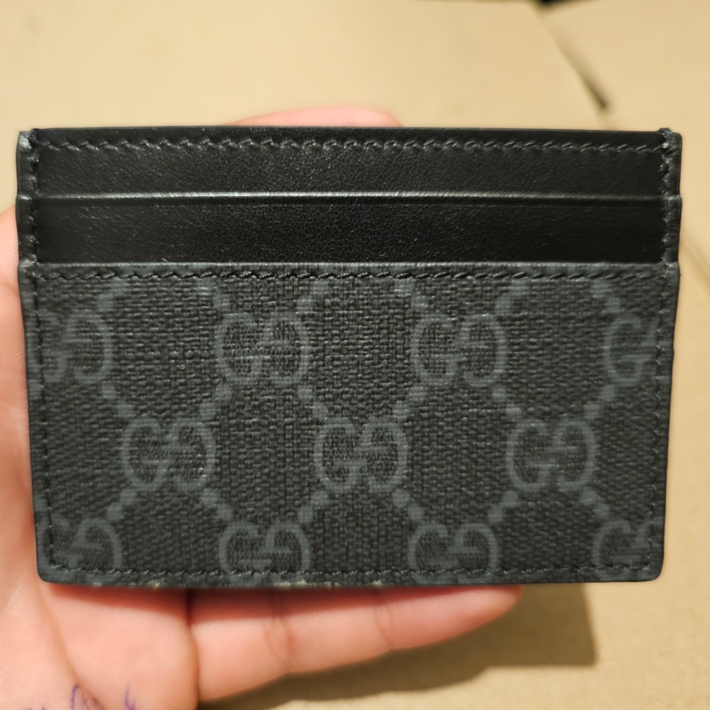 SOLD!!! Do not buy!!! GG Supreme Card Case / Gucci Card Holder/Gucci Card Wallet